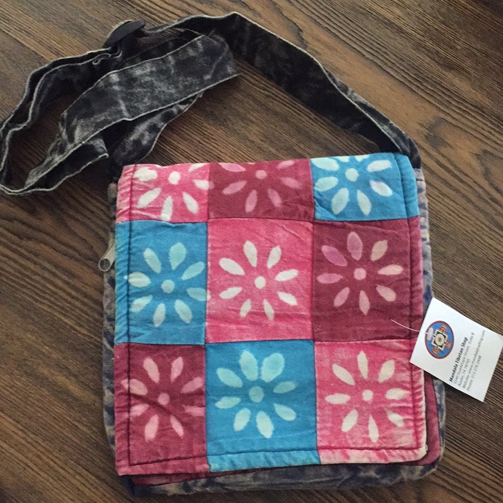 NWT Bohemian Floral Bag